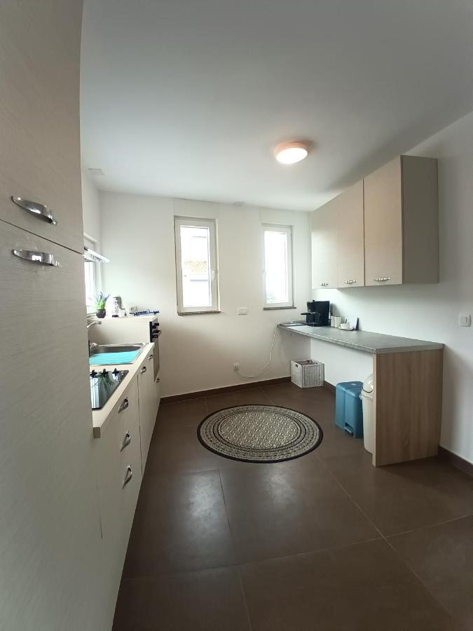 Searenity Pool Suite - Seafront Krmpote-Vodice Buitenkant foto